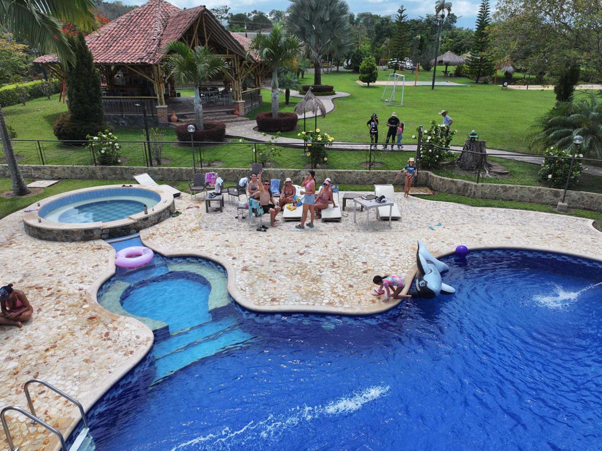 La Victoria Hotel Campestre กิมบายา ภายนอก รูปภาพ