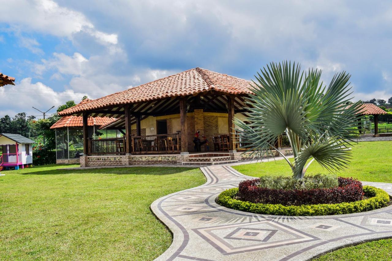 La Victoria Hotel Campestre กิมบายา ภายนอก รูปภาพ